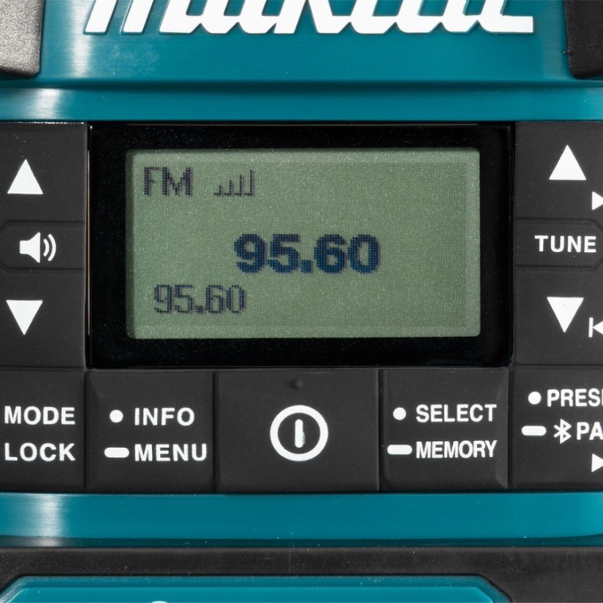 Makita MR009GZ 40V XGT Cordless Radio with Lantern Body Only