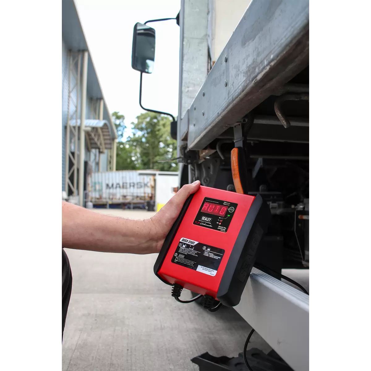 Sealey SPI1224S Schumacher 15A/10A 12V/24V Automatic Smart Battery Charger & Maintainer