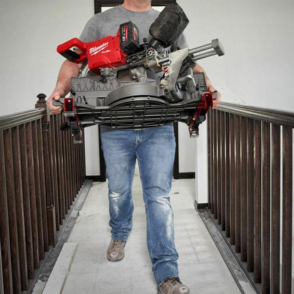 Milwaukee M18FMS305-0 18V Fuel ONE-KEY Brushless 305mm Mitre Saw with 1 x 8.0Ah Battery & Charger