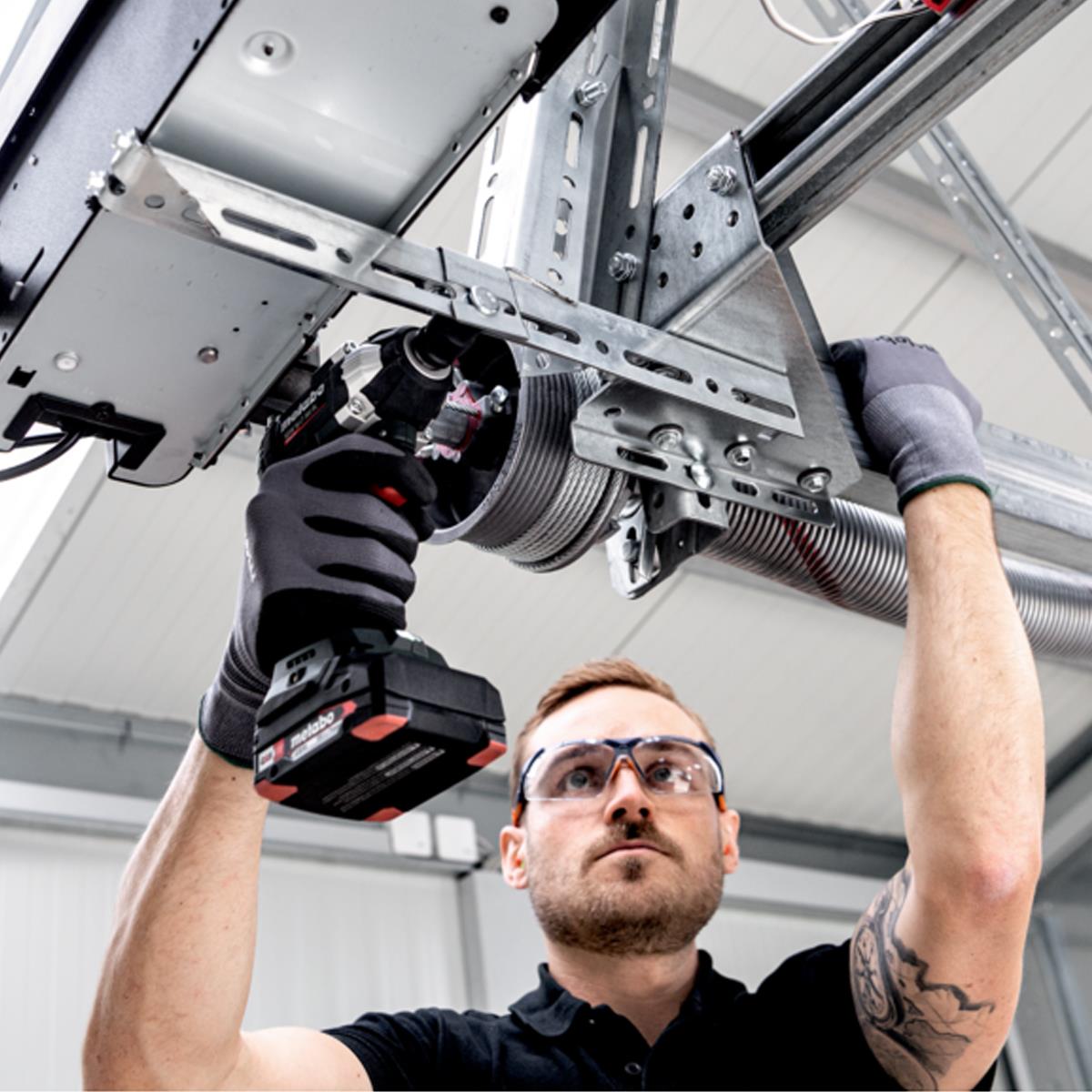 Metabo Combo Set 2.9.3 18V Brushless Drill Driver & Impact Wrench with 2 x 5.2Ah Battery, Charger & MetaBOX