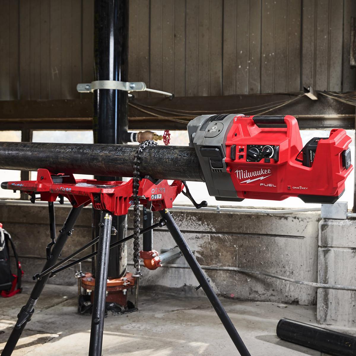 Milwaukee M18FRGRO114-0C 18V M18 FUEL Brushless Roll Groover With 1 x 6.0Ah Battery Charger & Case