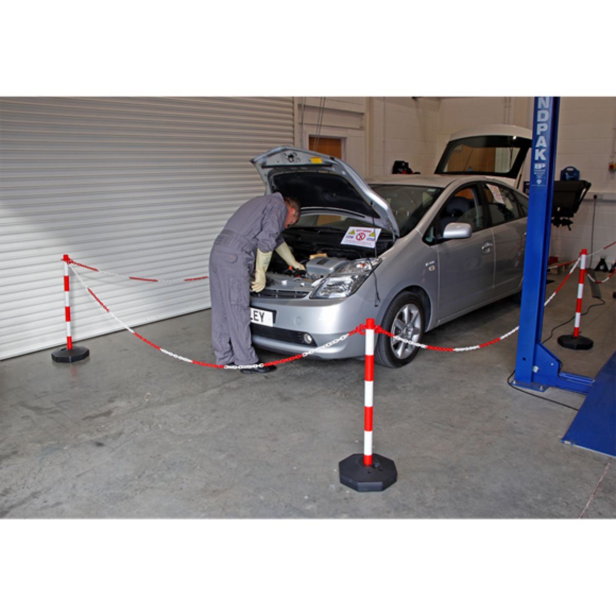 Sealey RWSBKIT 25m Red/White Post & Chain Kit