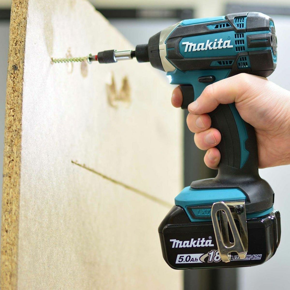 Makita DLX2145TJ 18V LXT Twin Pack With 2 x 5.0Ah Battery Charger & Type 3 Case Item Condition Box Opened Never Used