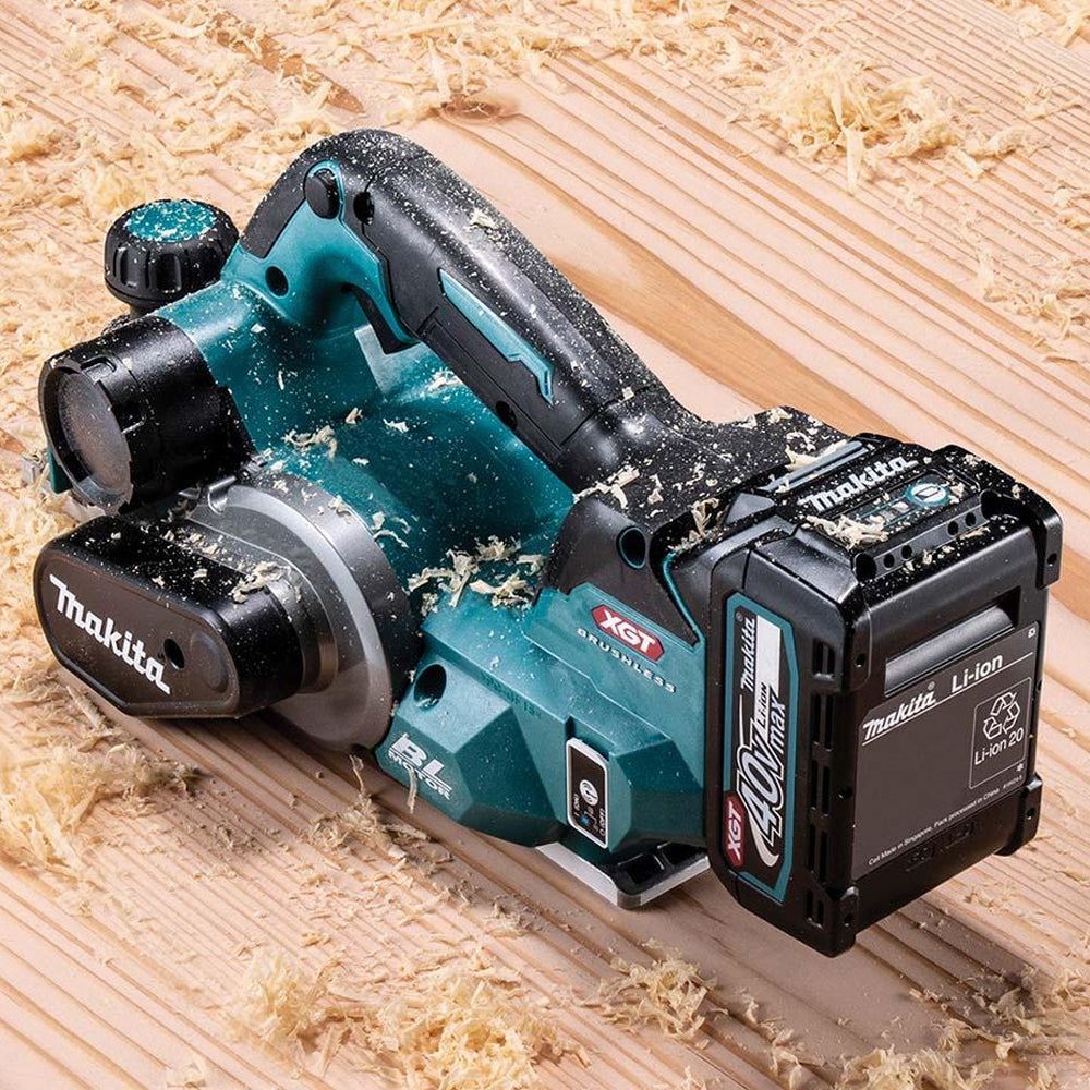 Makita KP001GZ 40V MAX XGT 82mm Brushless Planer with 1 x 4.0Ah Battery & Charger