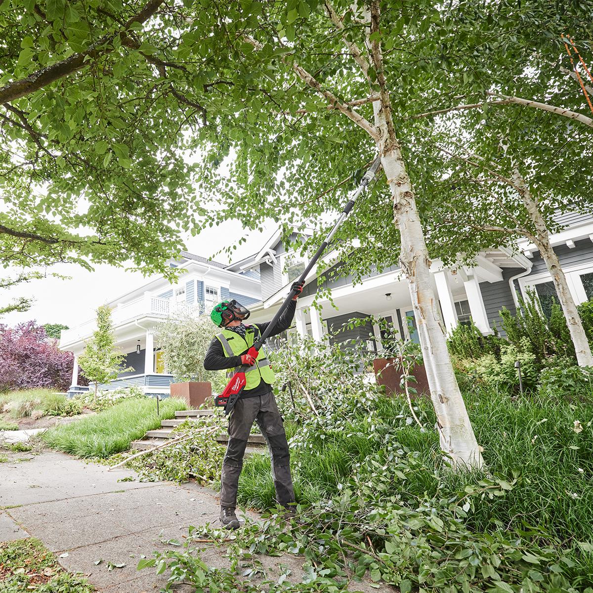 Milwaukee M18FTPS30-121 M18 FUEL 18V Brushless 30cm Telescopic Pole Chainsaw with 1 x 12.0Ah Battery & Charger 4933499228