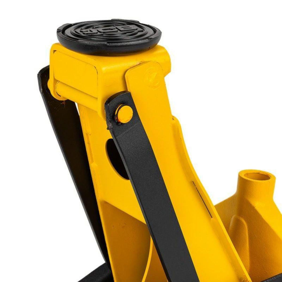 JCB-TZ830018 2.5 Tonne Low-Profile Hydraulic Trolley Jack