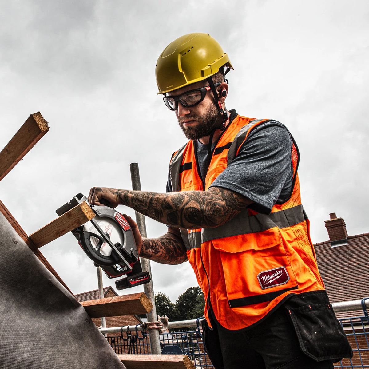 Milwaukee M12FCS442-502X 12V Brushless 140mm Circular Saw with 2 x 5.0Ah Battery Charger & Case 4933493490