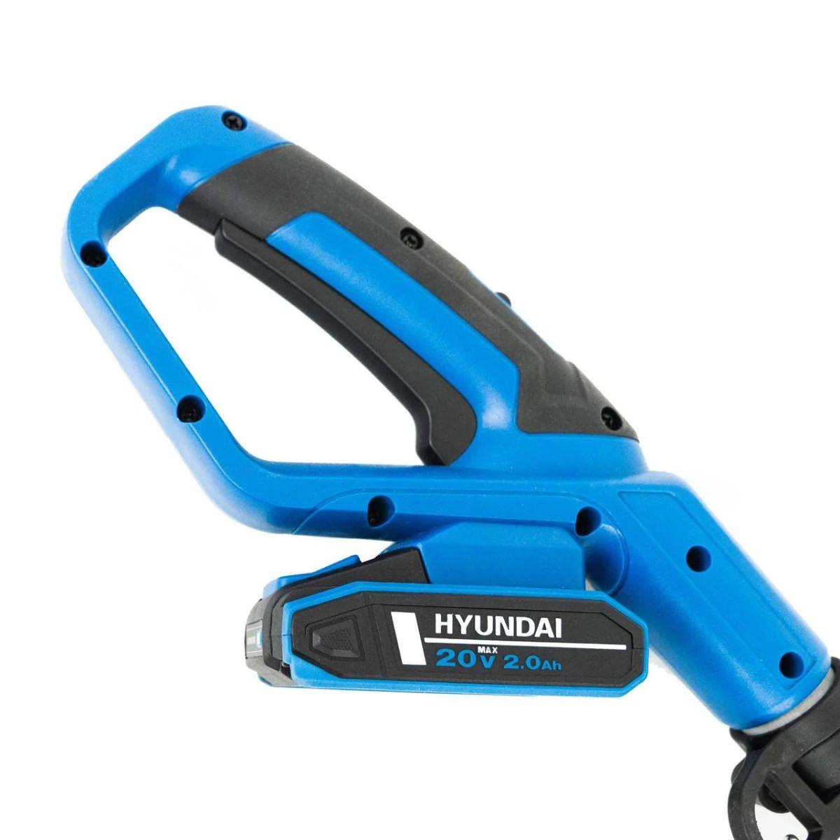 Hyundai HY20CPHT 20V 450mm Cordless Long Reach Pole Hedge Trimmer, 2.6m Long Reach with 2.0Ah li-ion Battery & Charger