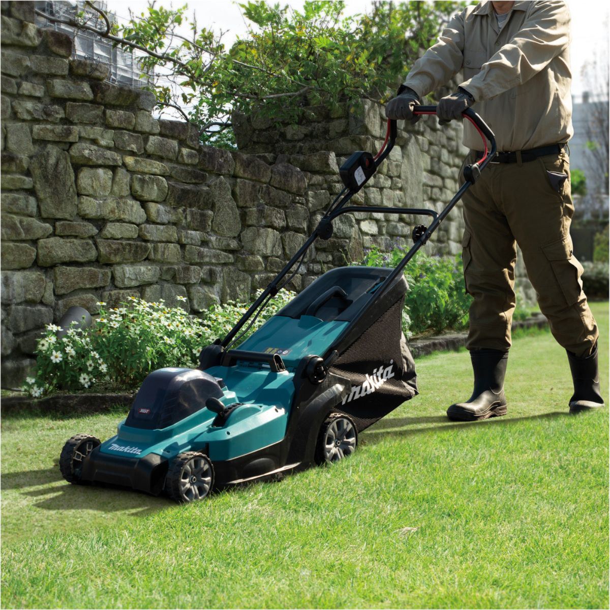 Makita LM004GZ XGT 40Vmax XGT Brushless 43cm (17
