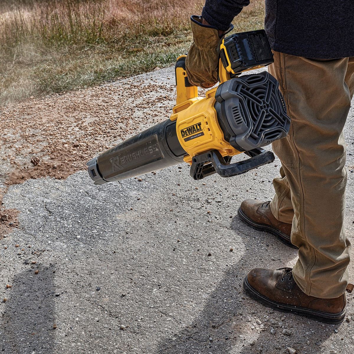 Dewalt DCMBL562N-XJ 18V XR Brushless Axial Blower With 1 x 5.0Ah Battery & Charger