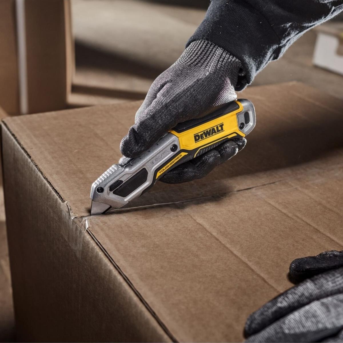 Dewalt TOUGHSERIES Heavy-Duty Retractable Utility Knife DWHT10999-0