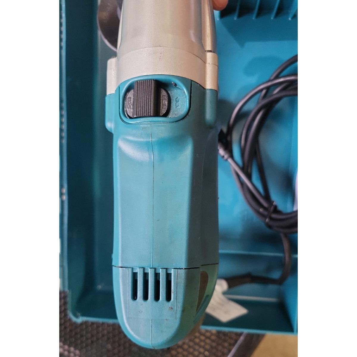 Makita HP2051/2 20mm Corded Percussion Drill With Carrying Case 240V  Item Condition Seller Refurbished