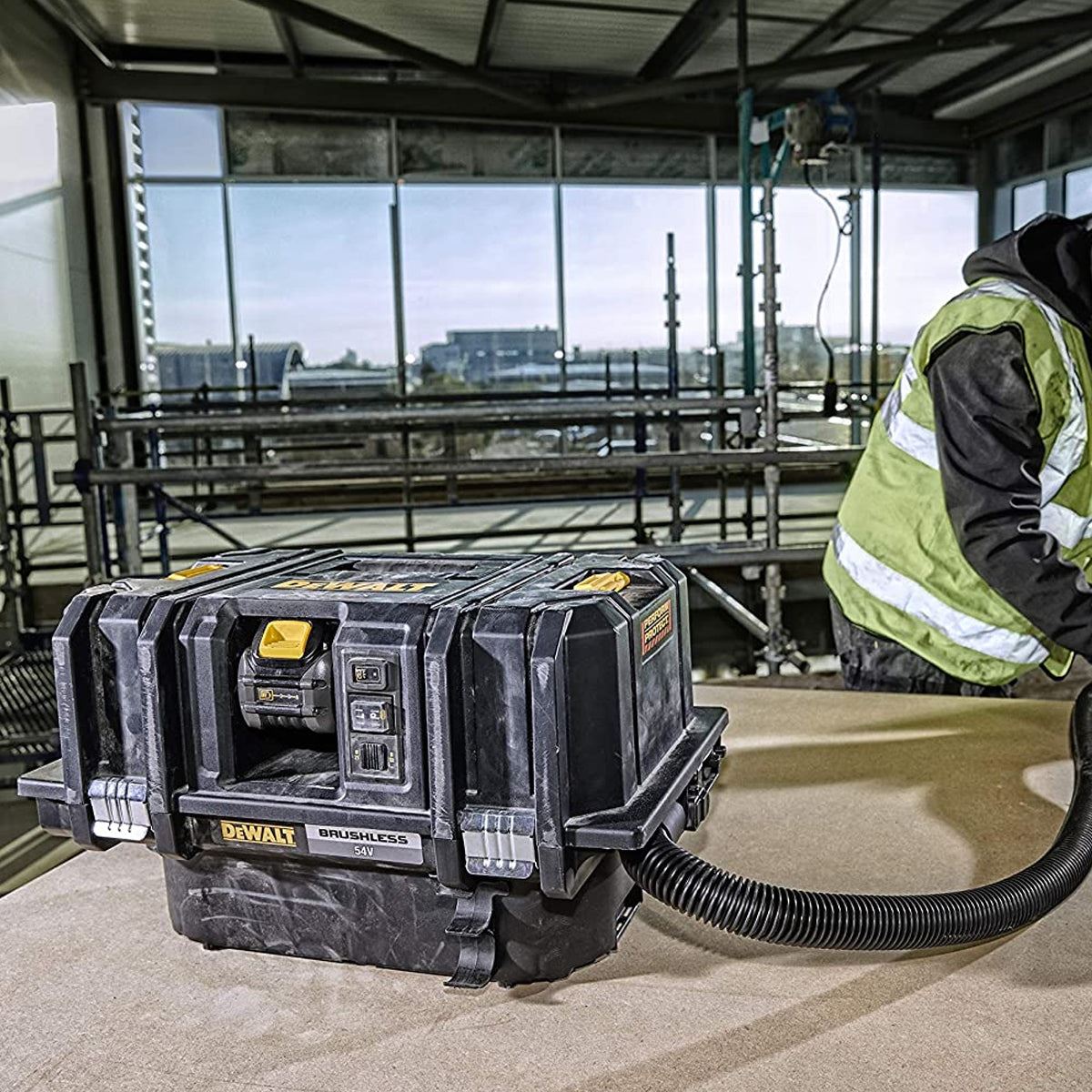 Dewalt DCV586MT2 54V Flexvolt Brushless M-Class Dust Extractor with 2 x 6.0Ah Battery Charger & Filters