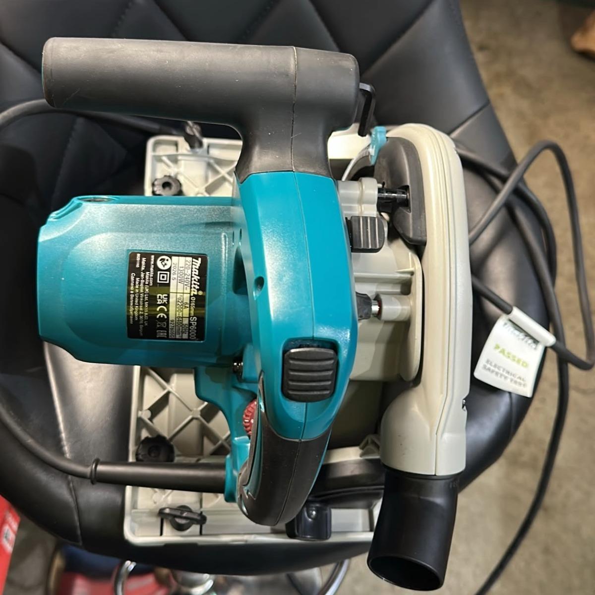 Makita SP6000J/2 165mm Plunge Cut Saw 240V With Case Item Condition Seller Refurbished