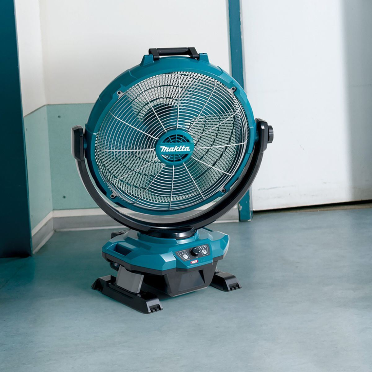 Makita CF003GZ 40Vmax XGT Cordless 450mm Portable Fan with 1 x 4.0Ah Battery & Charger