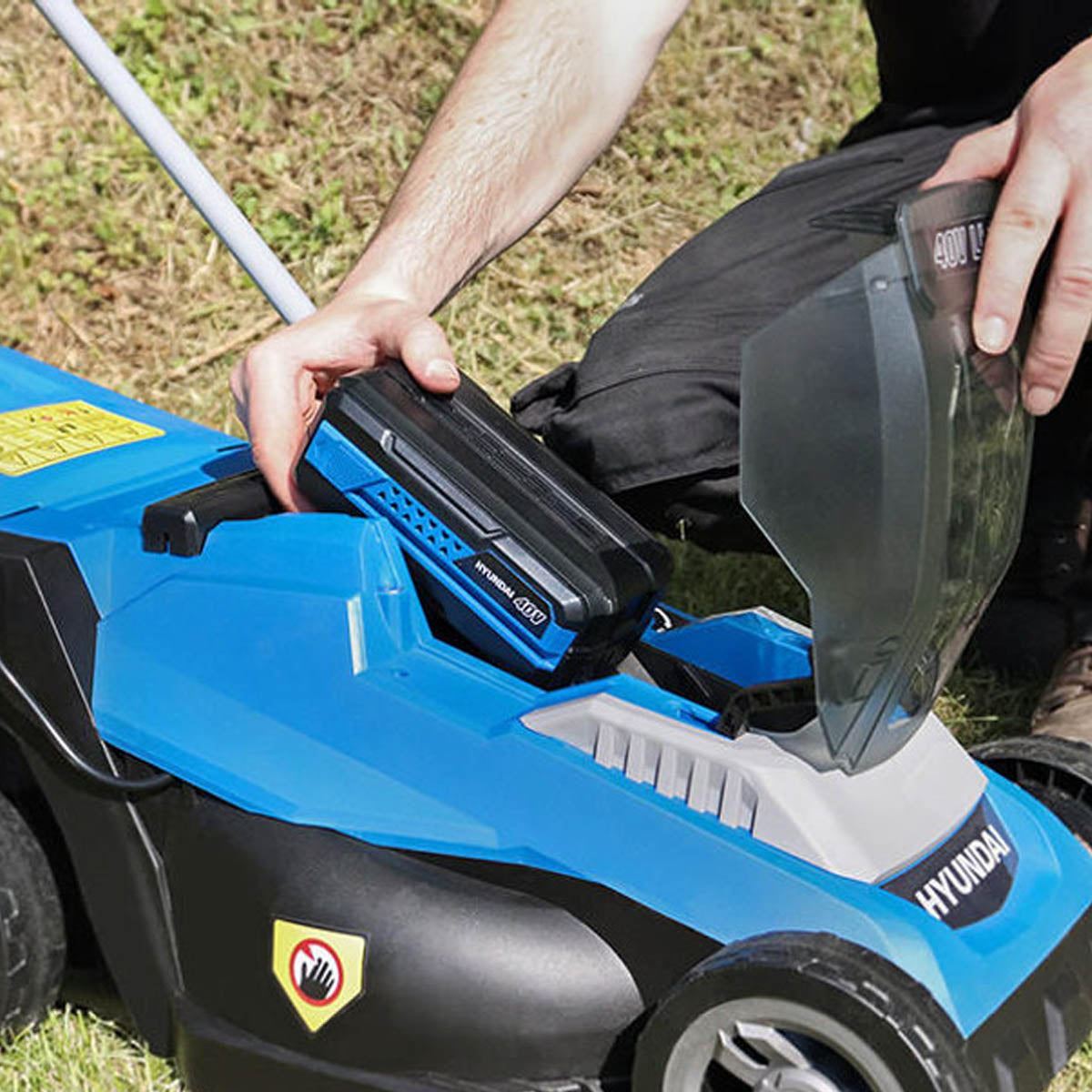 Hyundai HYM40LI330P 40V Cordless Lawnmower Rear Roller 32cm With 1 x 2.5Ah Battery Powered & Charger