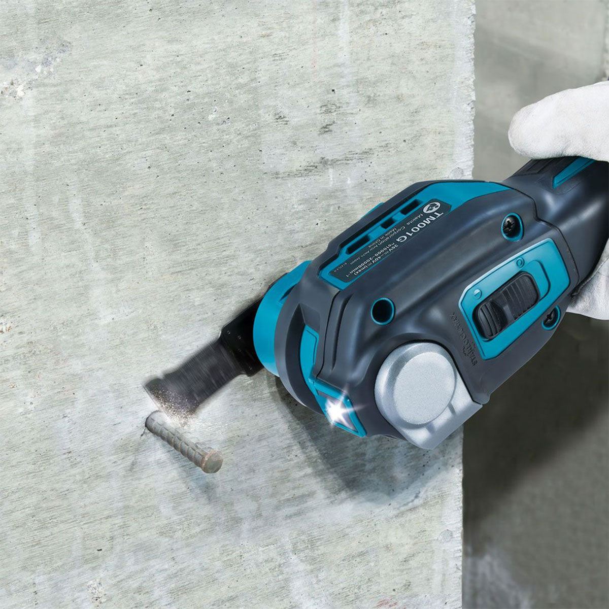 Makita TM001GZ02 40VMax XGT Brushless Cordless Multi Tool with 1 x 5.0Ah Battery Charger & Case