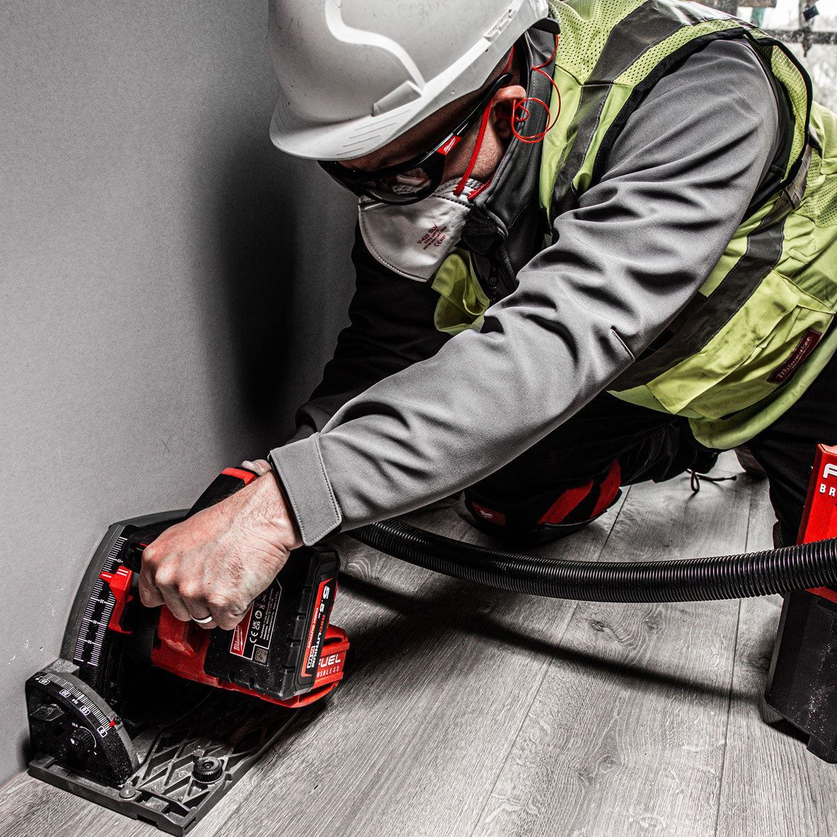 Milwaukee M18FPS55-0P 18V 165mm Fuel Brushless Plunge Saw + 2 x 5.0Ah Battery with Blade & Guide Rail Kit