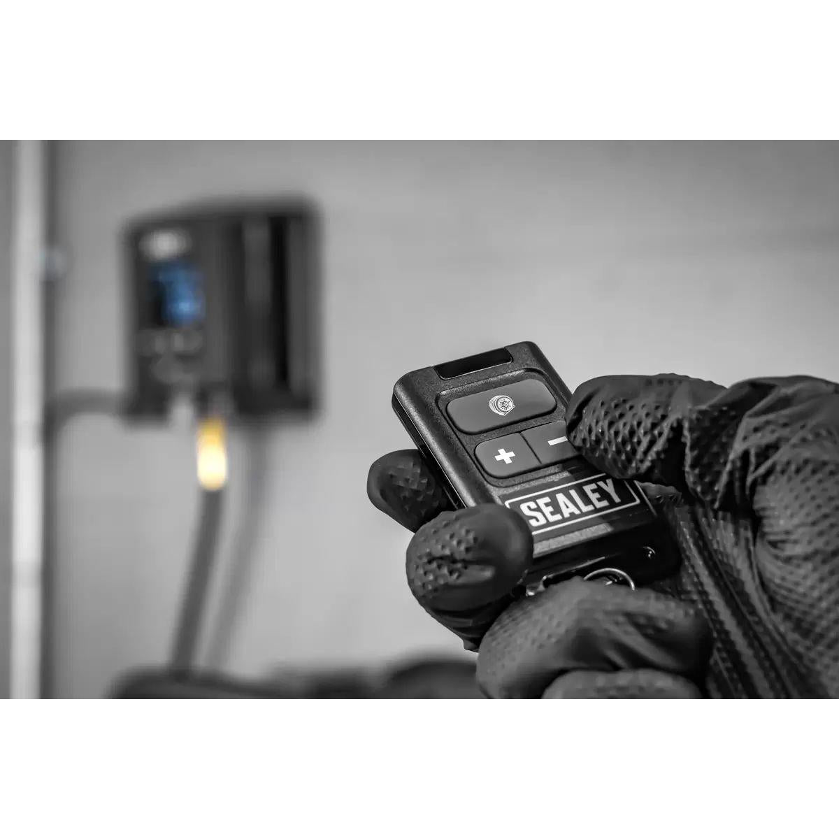 Sealey SA450 Wall Mounting Tyre Inflator Digital 230V/10W