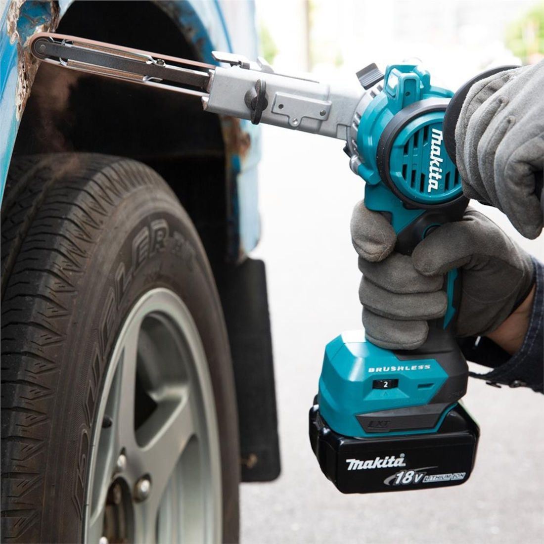 Makita DBS180Z 18V LXT Brushless Belt Sander With 1 x 9.0Ah Battery & Charger