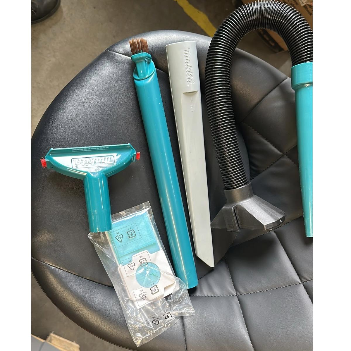 Makita DCL184Z 18V LXT Vacuum Cleaner Body Only Item Condition Seller Refurbished