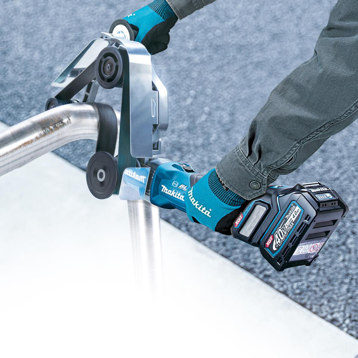 Makita BS002GZ 40V Max XGT Brushless Pipe Belt Sander with 1 x 2.5Ah Battery & Charger