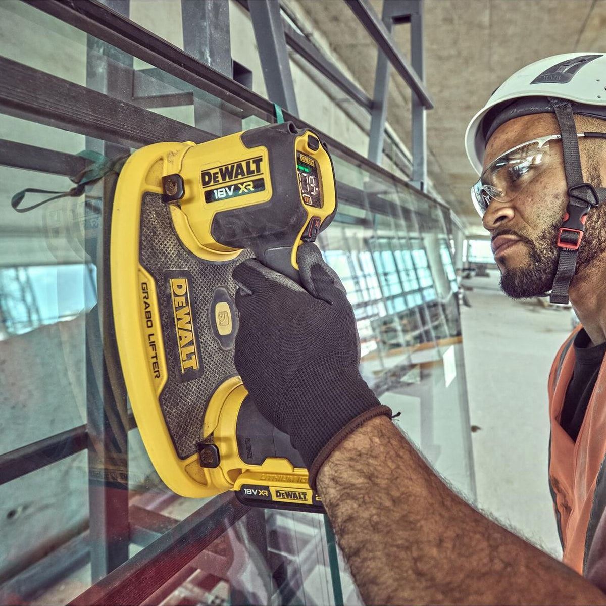 Dewalt DCE590N 18V XR Grabo Suction Lifter with 1 x 5.0Ah Battery Charger & Case