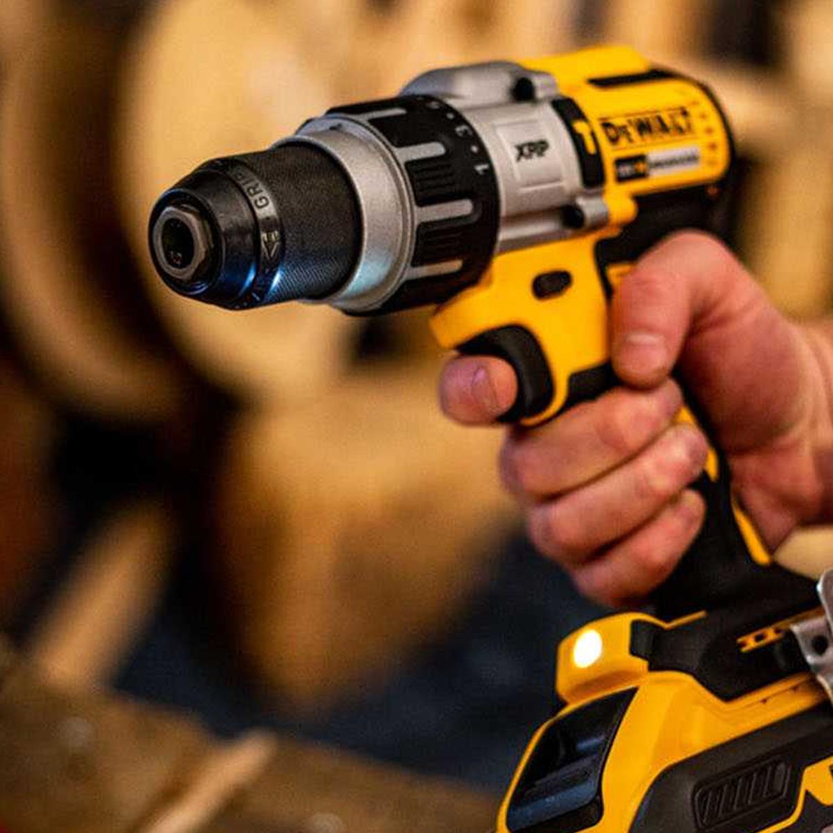 DeWalt DCK276M2T 18V Brushless Combi Drill & Impact Driver Twin Kit 2 x 4.0Ah Battery