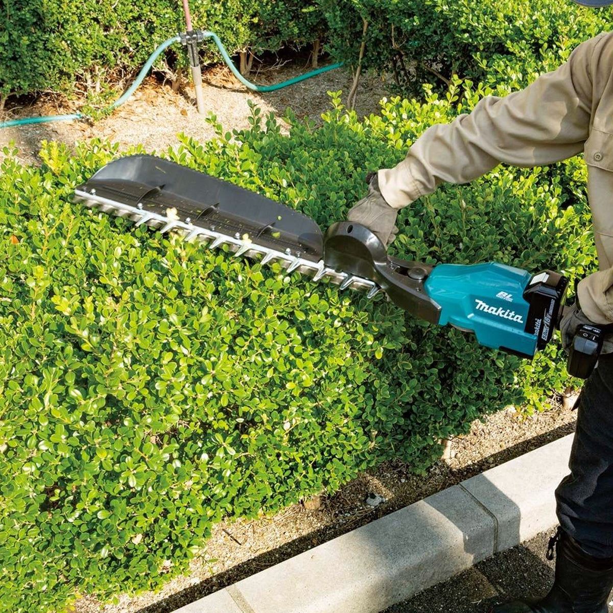 Makita DUH604SRT 18V LXT Brushless 60cm Hedge Trimmer Single Sided Blade With 1 x 5.0Ah Battery & Charger