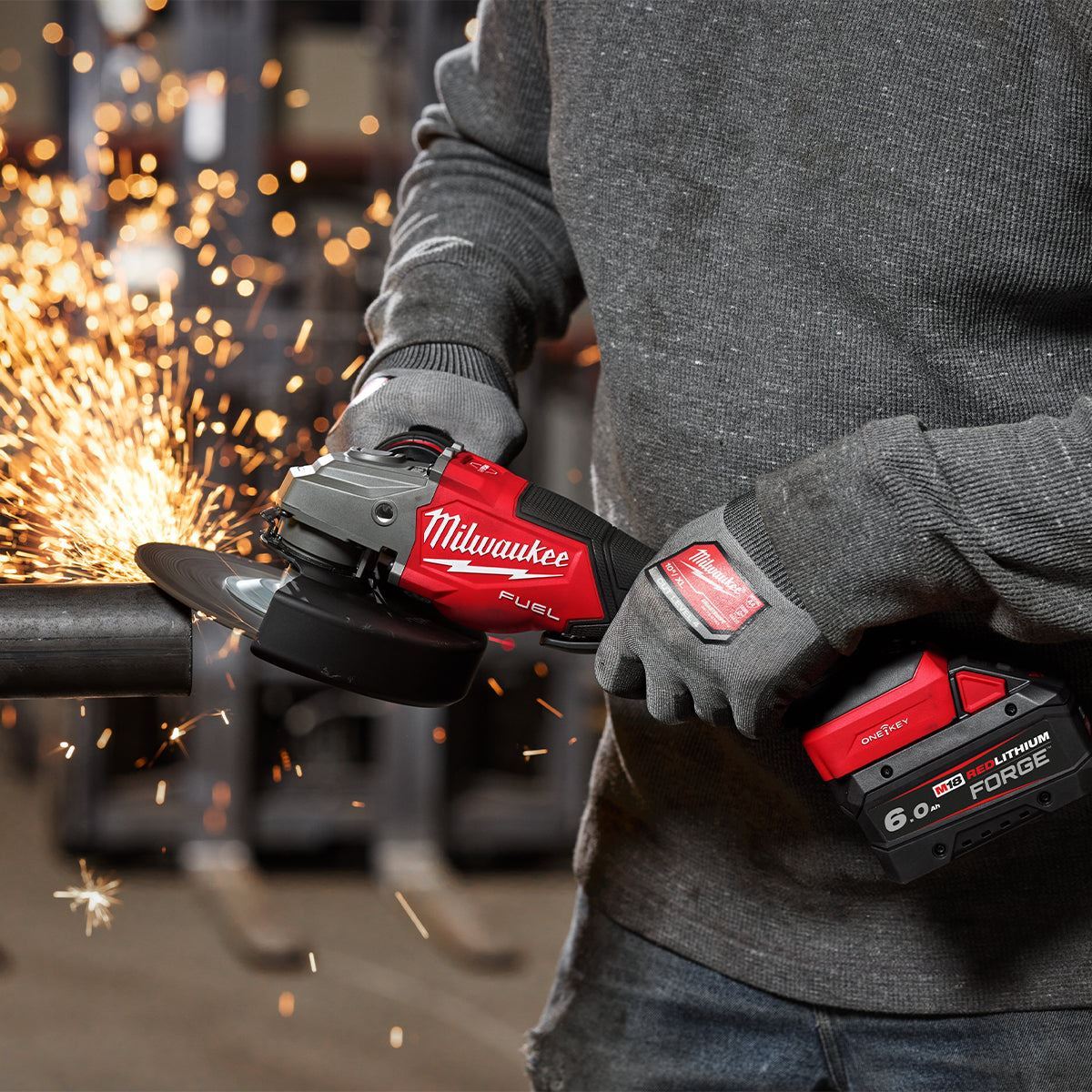 Milwaukee M18FHSAGO180VXPDB2-0X 18V M18 Angle Grinder with 1 x 3.0Ah Battery Charger & Case