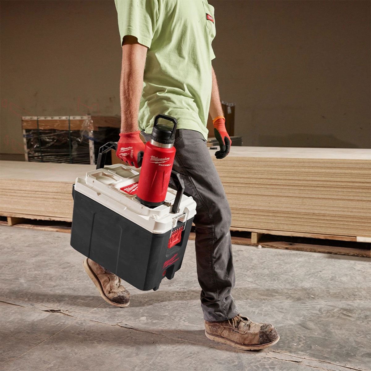 Milwaukee Packout 1065ml Chug Lid Bottle Red 4932493467