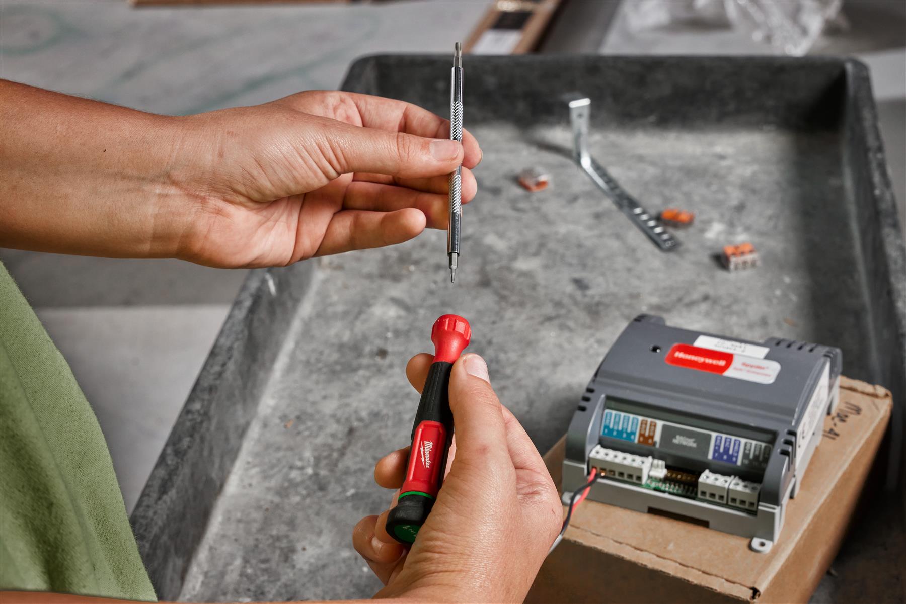 Milwaukee 4-in-1 Torx Precision Multi-Bit Screwdriver 4932498175