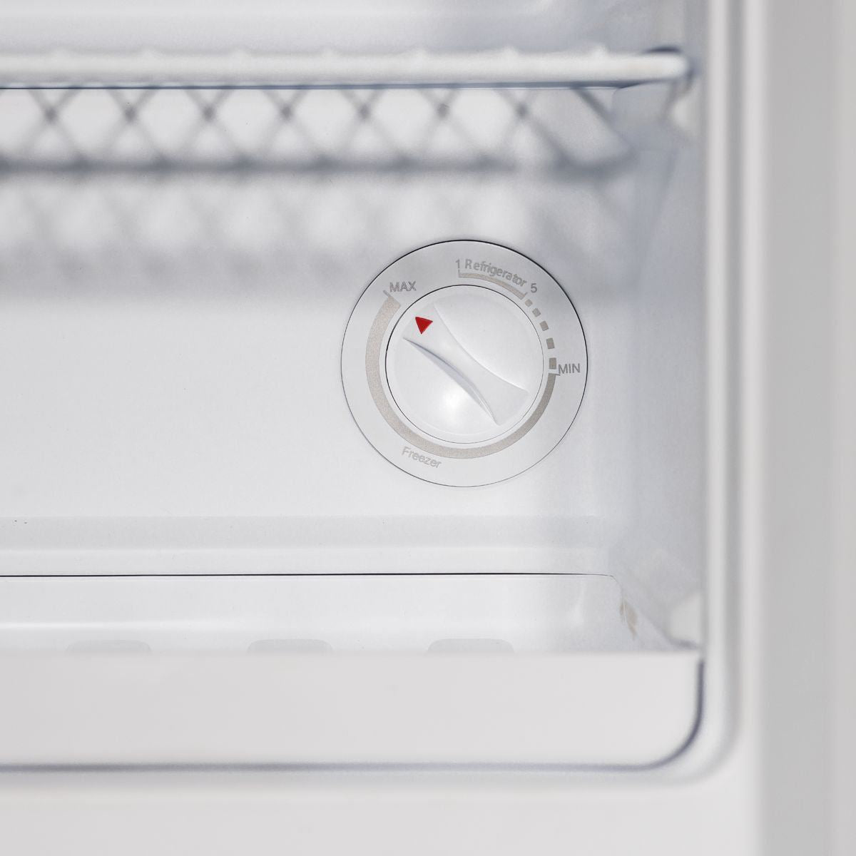 Sealey DH254 Baridi Mini Tabletop Fridge 31L Capacity White