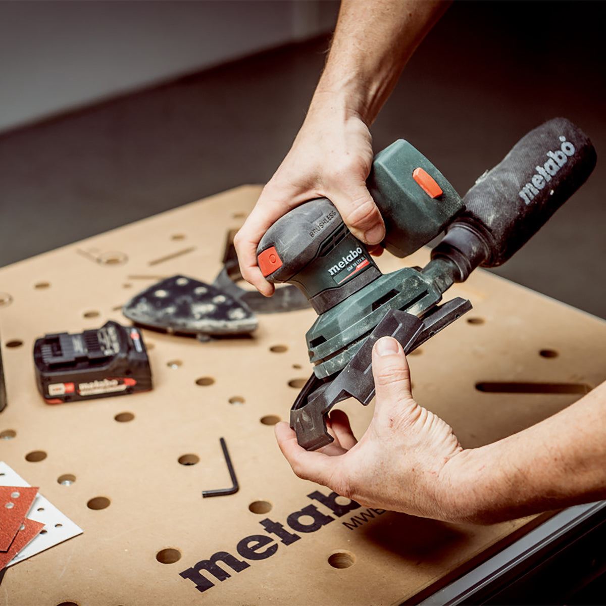Metabo SM 18 LTX BL 18V Brushless Multi Sander with 1 x 2.0Ah Battery Charger & Metabox