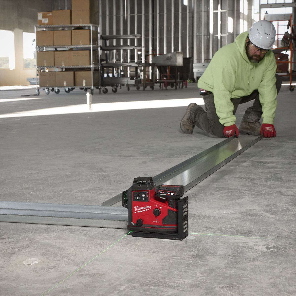 Milwaukee M12A3PLO-0C 12V M12 Green Auto Alignment 360° 3 Plane Laser with 1 x 2.5Ah Battery Charger & Case