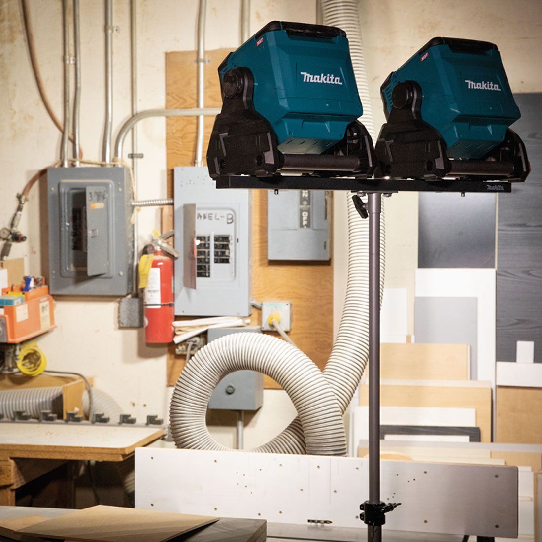 Makita ML005GX 40VMax XGT Cordless Worklight Body Only