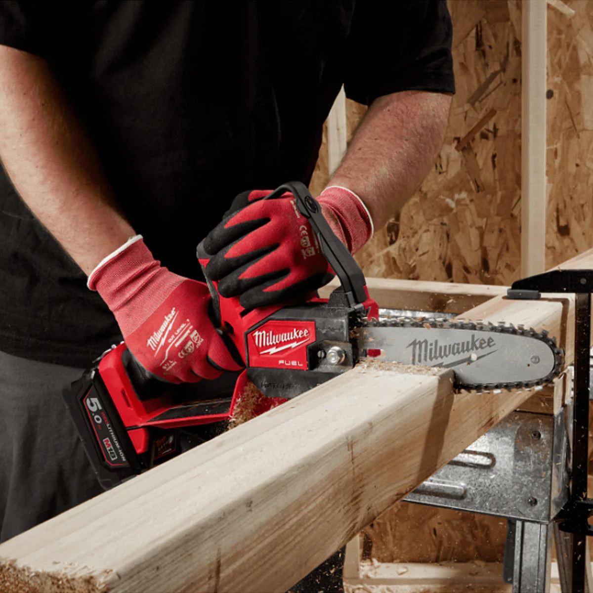 Milwaukee M18FHS20-0 18V Fuel Brushless Pruning Saw with 2 x 5.0Ah Battery & Charger