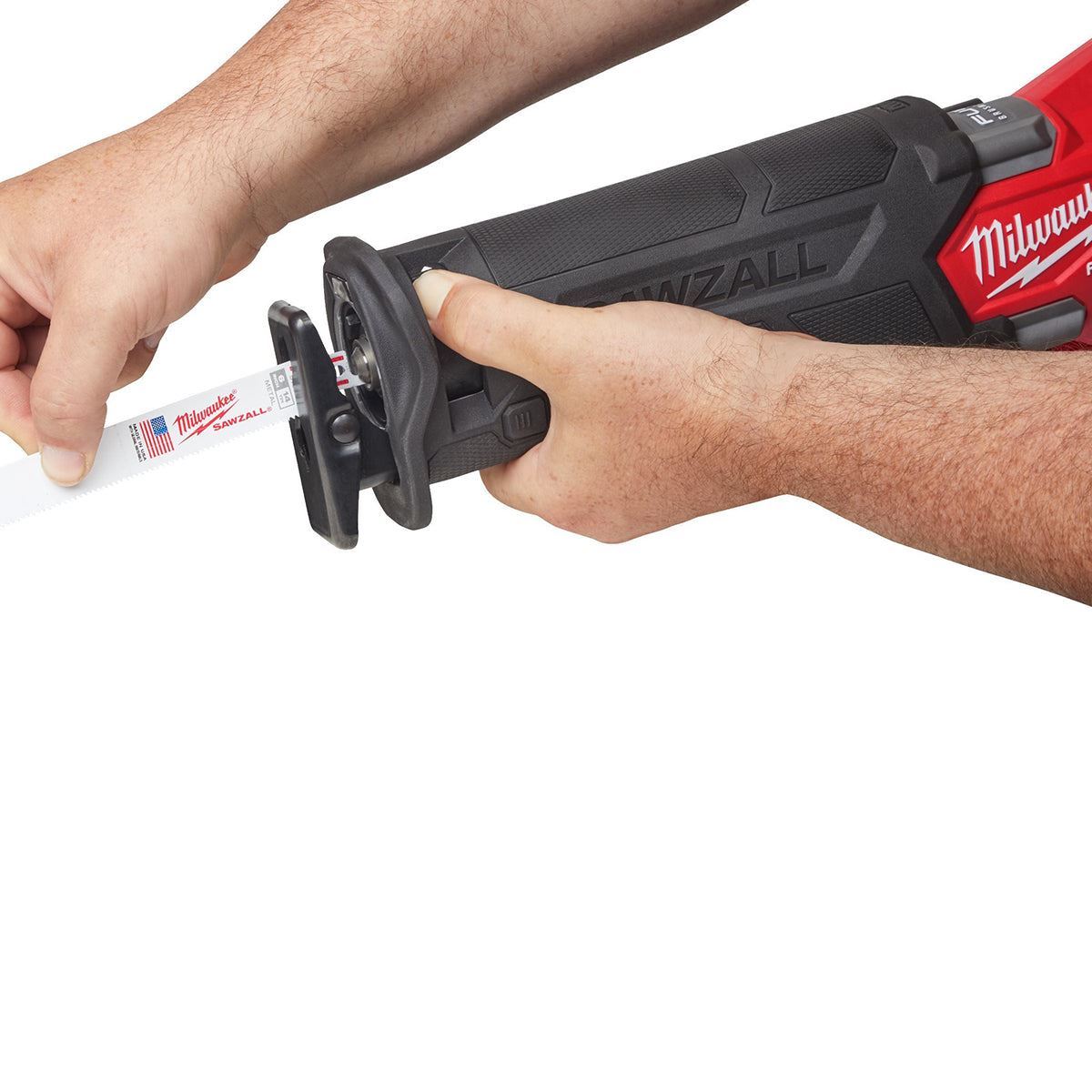 Milwaukee M18ONEFSZ-0 M18 FUEL 18V ONE-KEY Sawzall with 1 x 5.0Ah Battery Charger & Bag