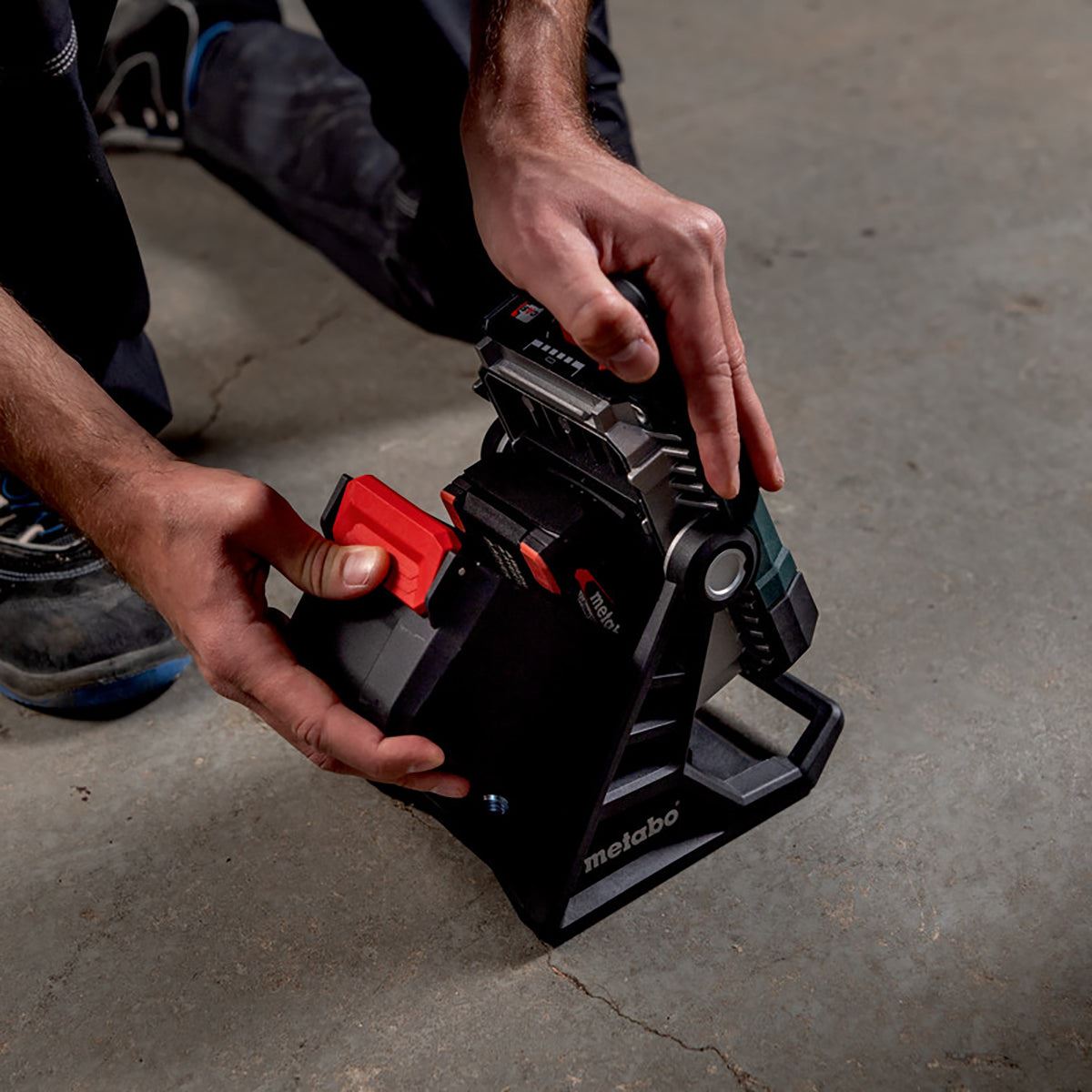 Metabo BSA 18 LED 4000 18V Site Light with 1 x 5.2Ah Battery & Charger