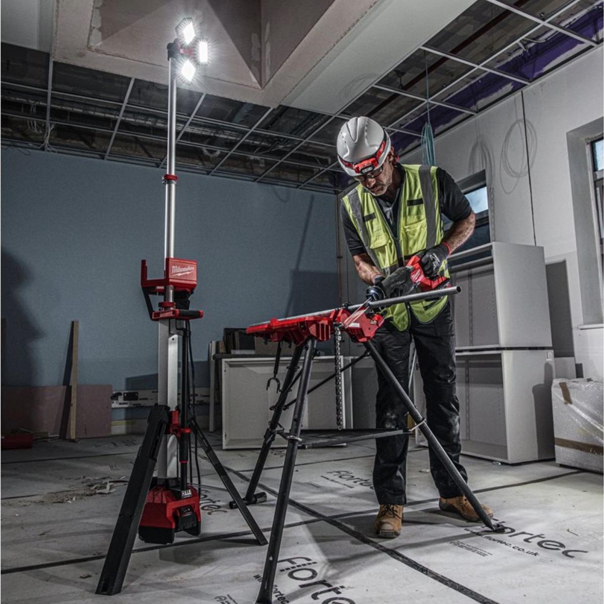 Milwaukee M18HOSALC-0 18V 6000 Lumens High Output Stand Area Light Charger Body Only 4933478117