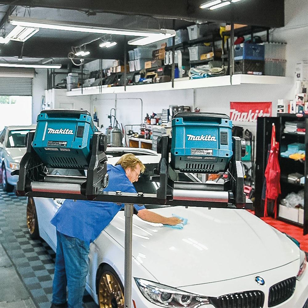 Makita DML811/2 14.4V - 18V LXT Li-ion Cordless LED Worklight with 1 x 5.0Ah Battery & Charger