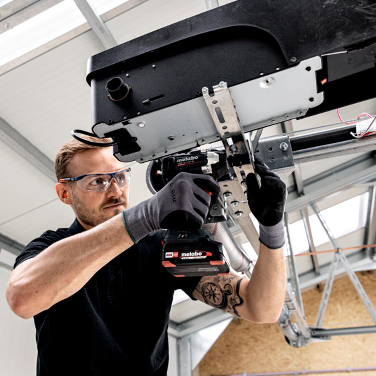 Metabo Combo Set 2.9.3 18V Brushless Drill Driver & Impact Wrench with 2 x 5.2Ah Battery, Charger & MetaBOX