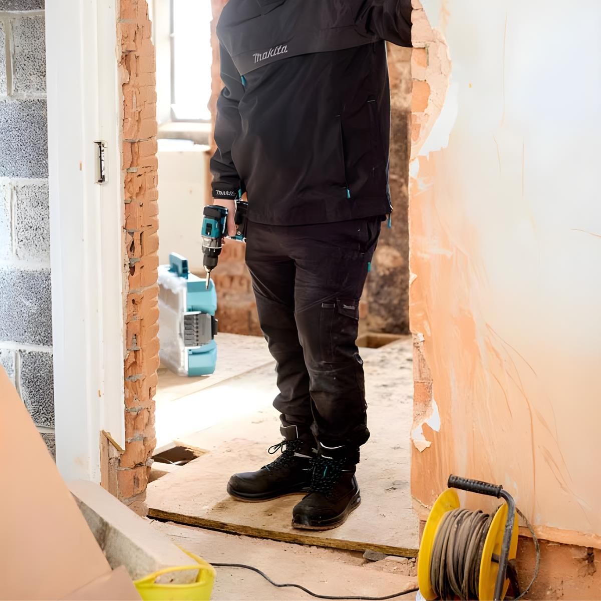 Makita MK301M Axis Stretch Jogger Slim Fit Black - Size XL