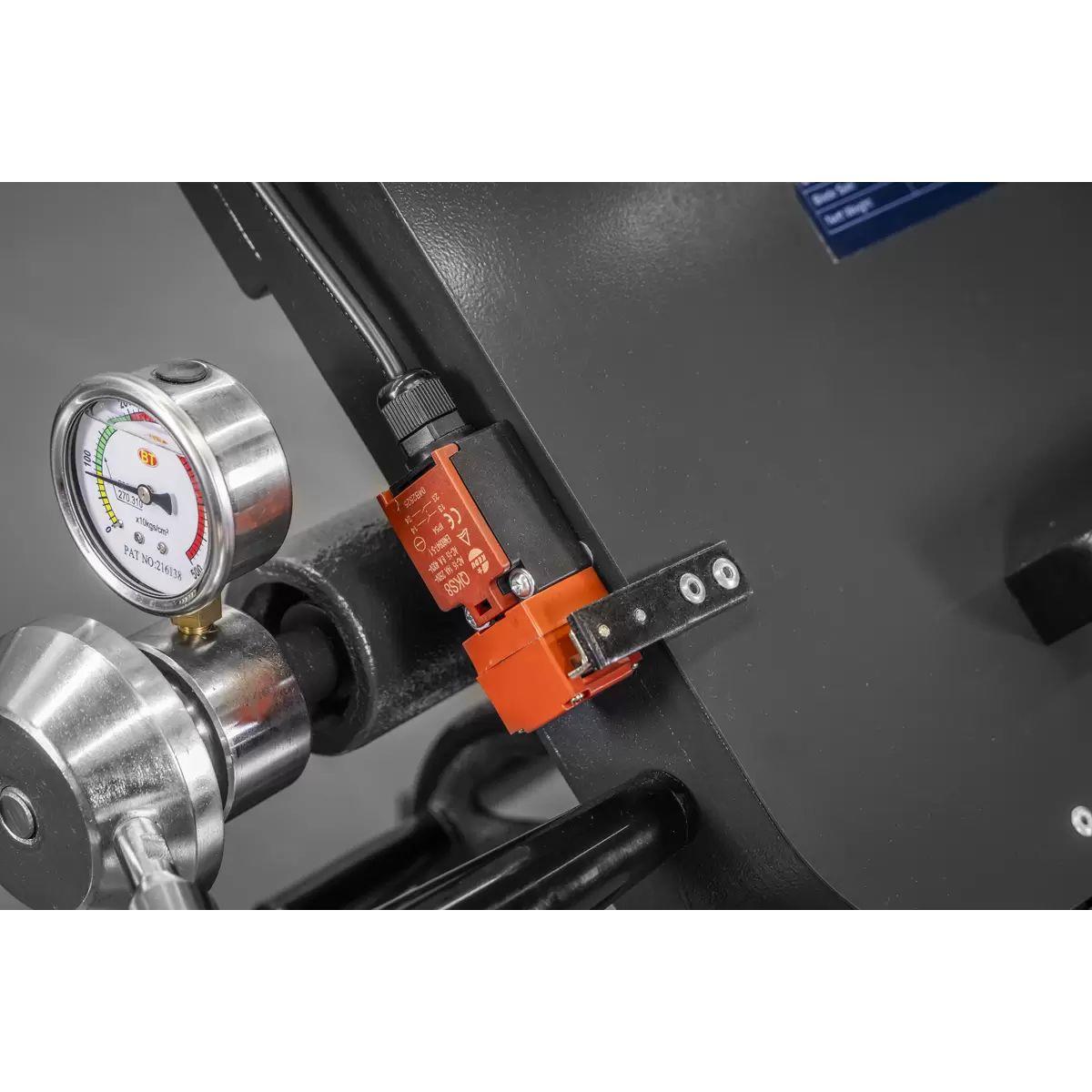 Sealey SM353CE Bandsaw 400mm Horizontal Hydraulic Arm 230V/1500W