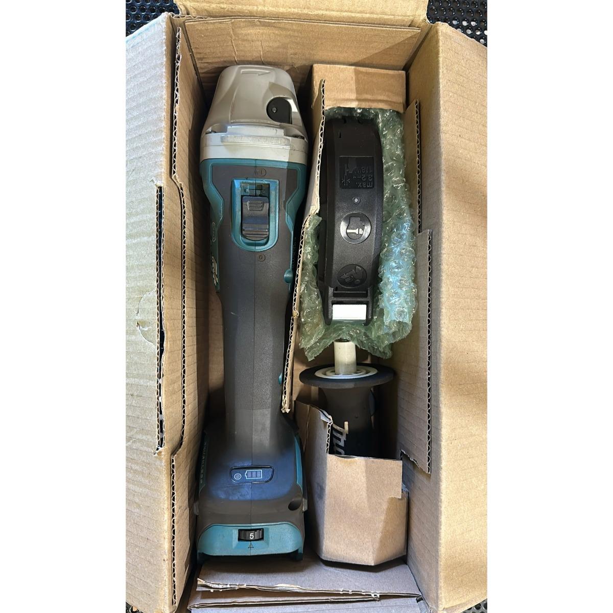Makita DGA463Z 18V LXT Cordless Brushless 115mm Angle Grinder Body Only Item Condition Seller Refurbished