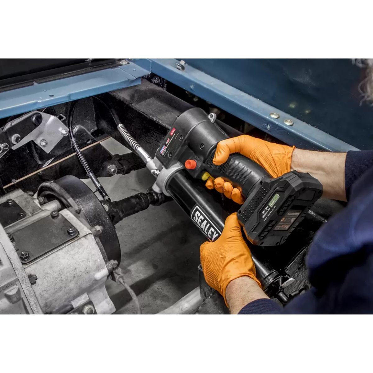 Sealey CP20VGRGKIT Grease Gun Kit 20V -2 Batteries