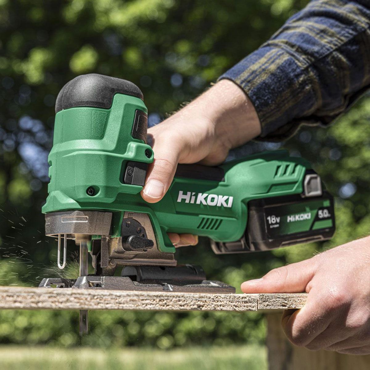 Hikoki CJ18DBW2Z 18V Barrel Grip Jigsaw with 1 x 2.5Ah/5.0Ah Battery & Charger