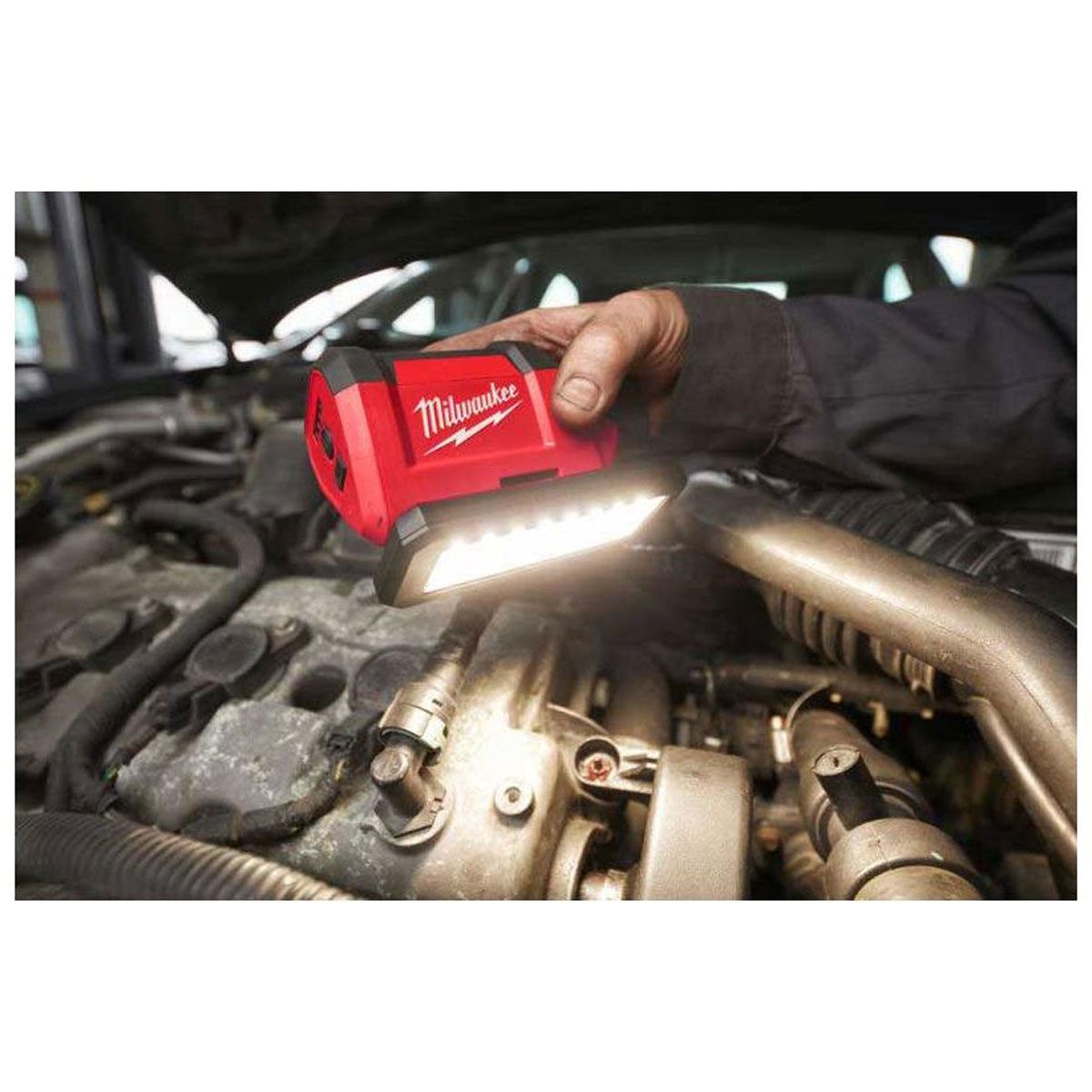 Milwaukee M12PAL-0 12V Pivot Area Light with 1 x 2.0Ah Battery & Charger