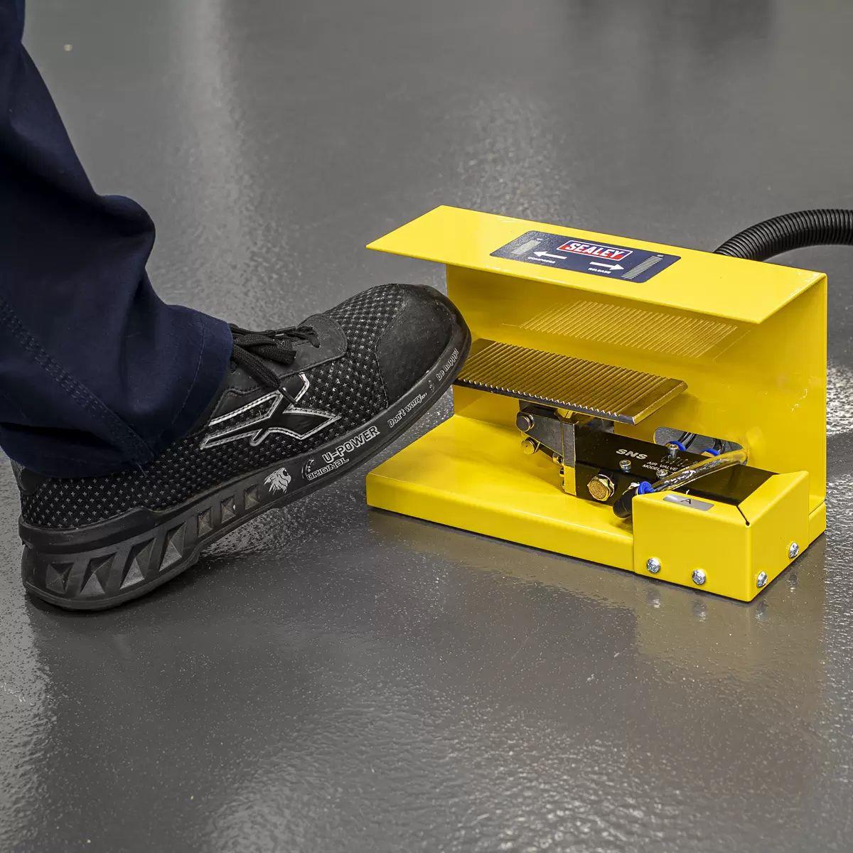 Sealey RE300 Air Operated Coil Spring Compressor 1000kg