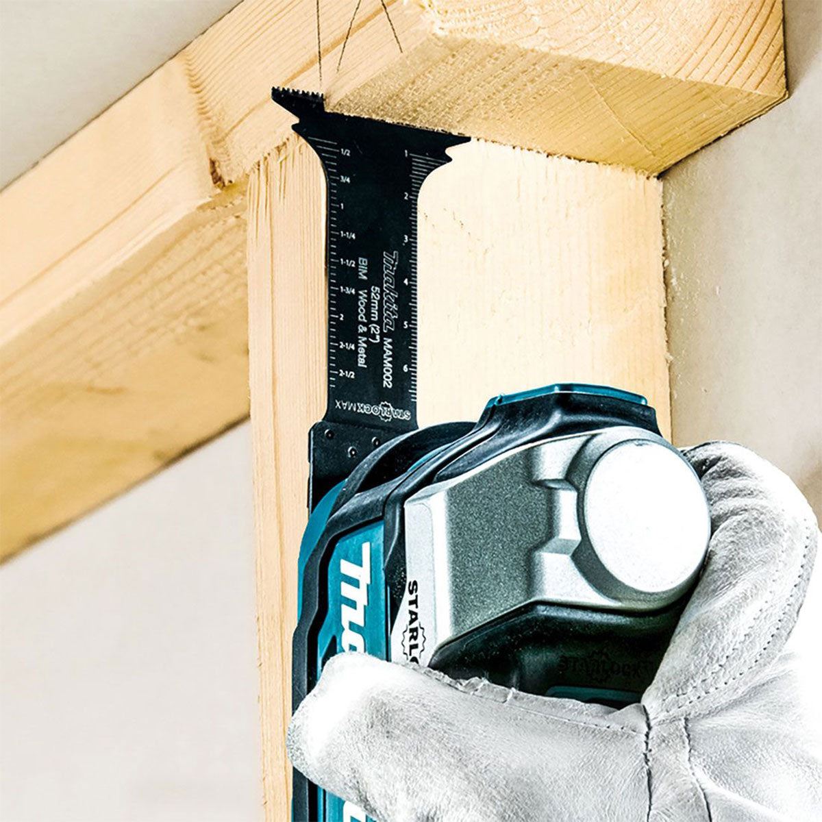 Makita TM001GZ02 40V Max XGT Brushless Cordless Multi Tool With 1 x 2.5Ah Battery & Charger